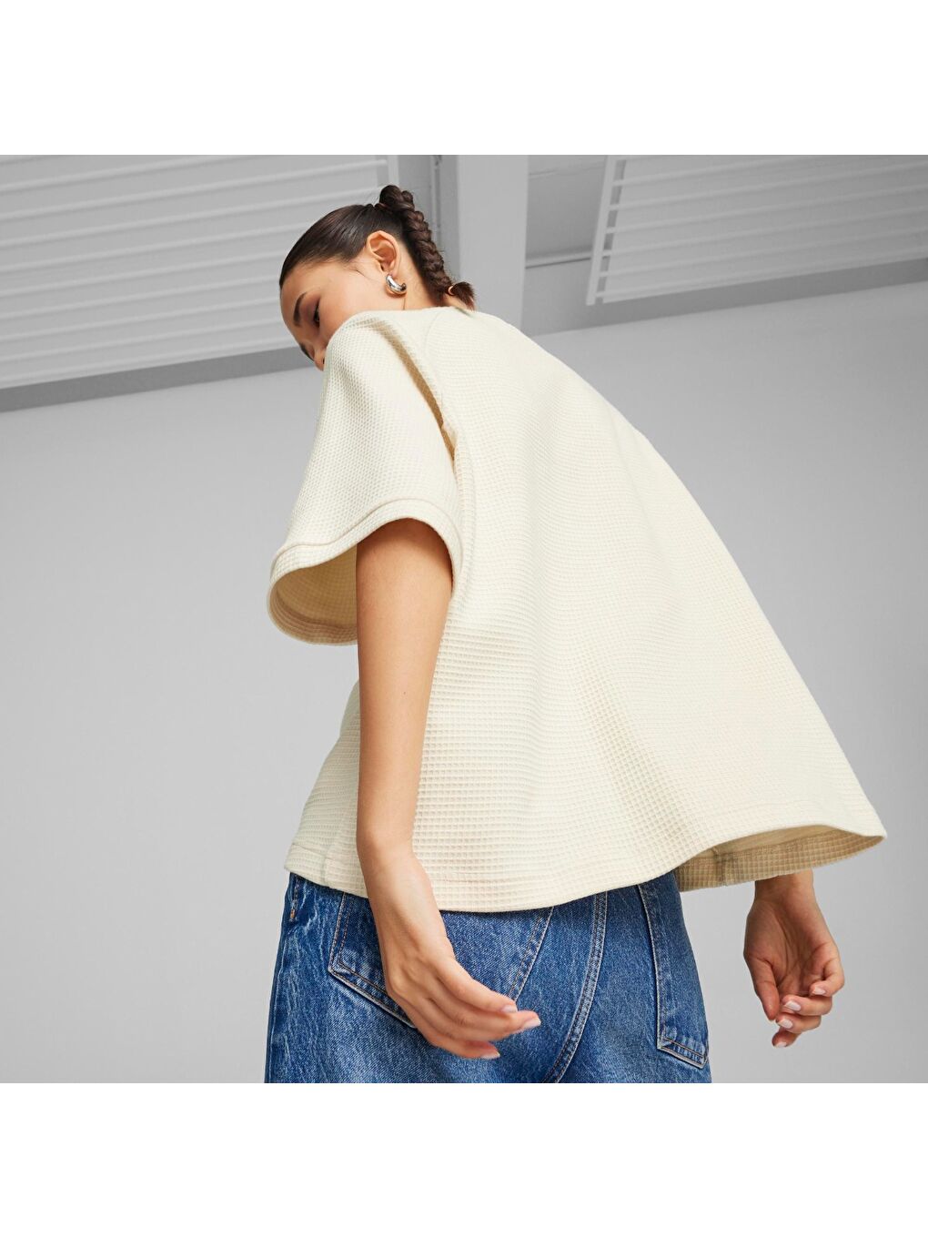 Infuse Relaxed Kadın Ekru Yuvarlak Yaka Tişört-2