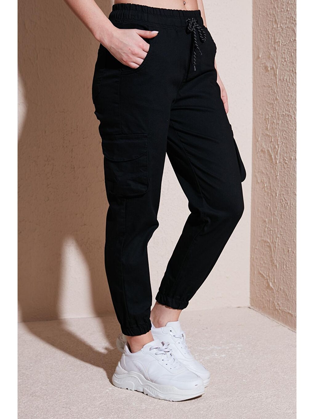 Fashion Friends Siyah Pamuklu Regular Fit Jogger Kargo Kadın Pantolon 24Y0129K1 - 4