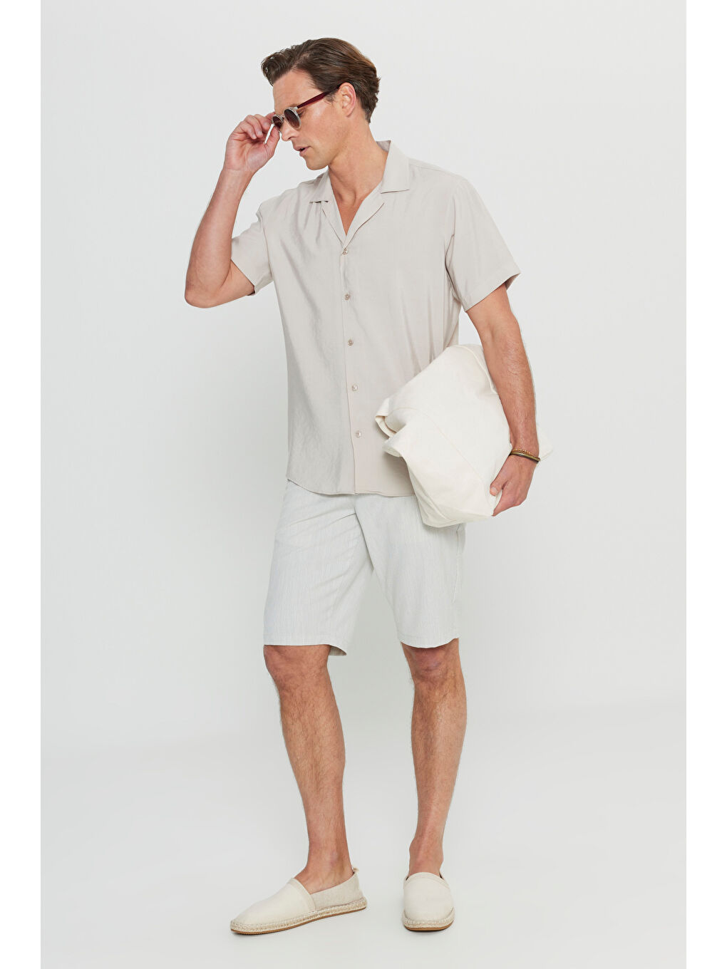 Erkek Bej Yumuşak Dokulu Comfort Fit Rahat Kesim Hawai Yaka Gömlek-1