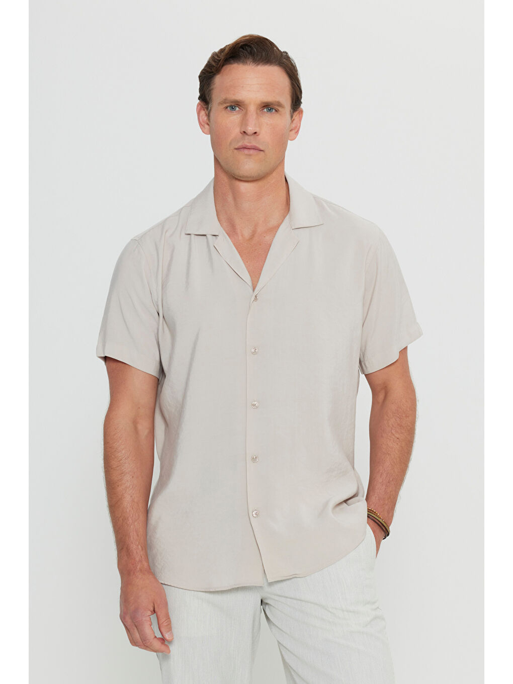 Erkek Bej Yumuşak Dokulu Comfort Fit Rahat Kesim Hawai Yaka Gömlek-2