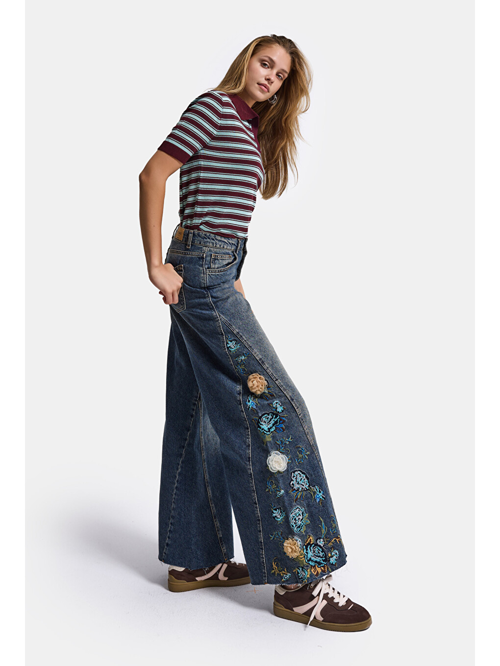 Mavi Kadın Koyu Jean 4w6-8 Palazzo Fit Nakış Ve 3d Gül Detaylı Özel Tasarım Denim Jean-1