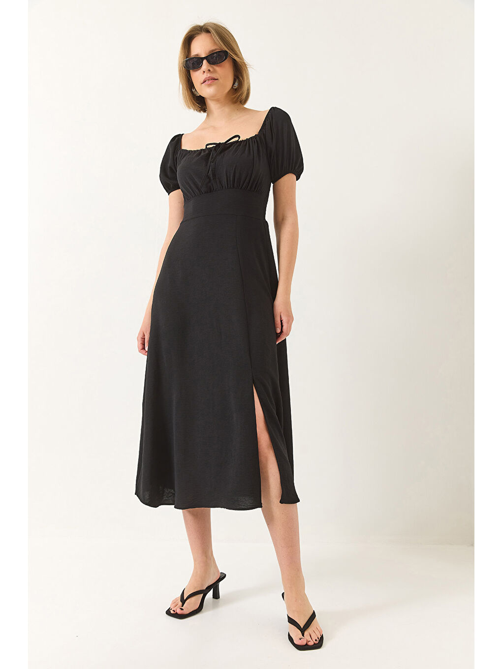 Siyah Kadın Kare Yaka Bağlama Detaylı Gipeli Yırtmaçlı Yazlık Elbise-2