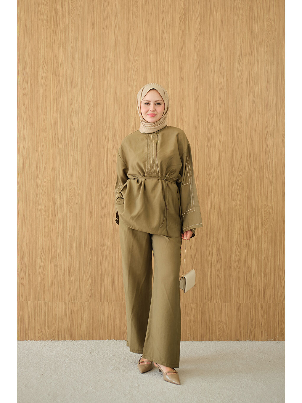 Kadın Nakış Detay Bel Bağlamalı Takım Haki Yeşil