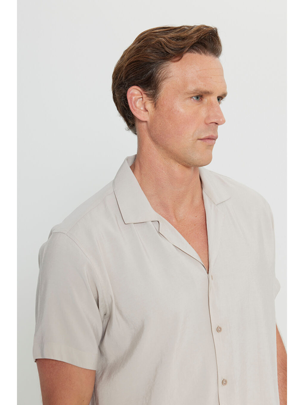 Erkek Bej Yumuşak Dokulu Comfort Fit Rahat Kesim Hawai Yaka Gömlek-3