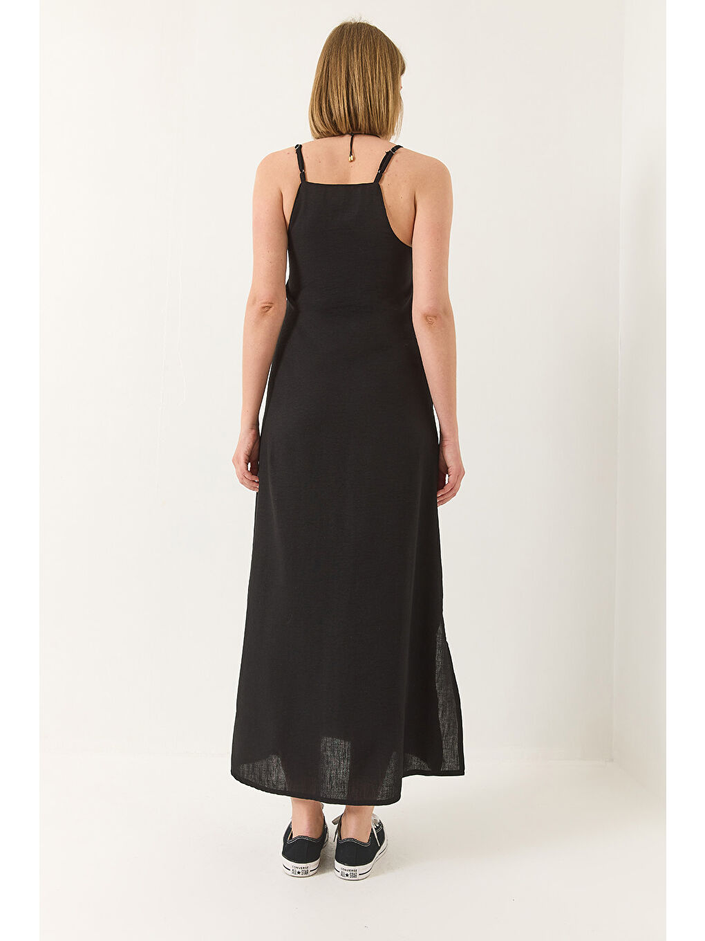 Siyah Kadın Askılı Yırtmaç Detaylı Uzun Keten Elbise-7