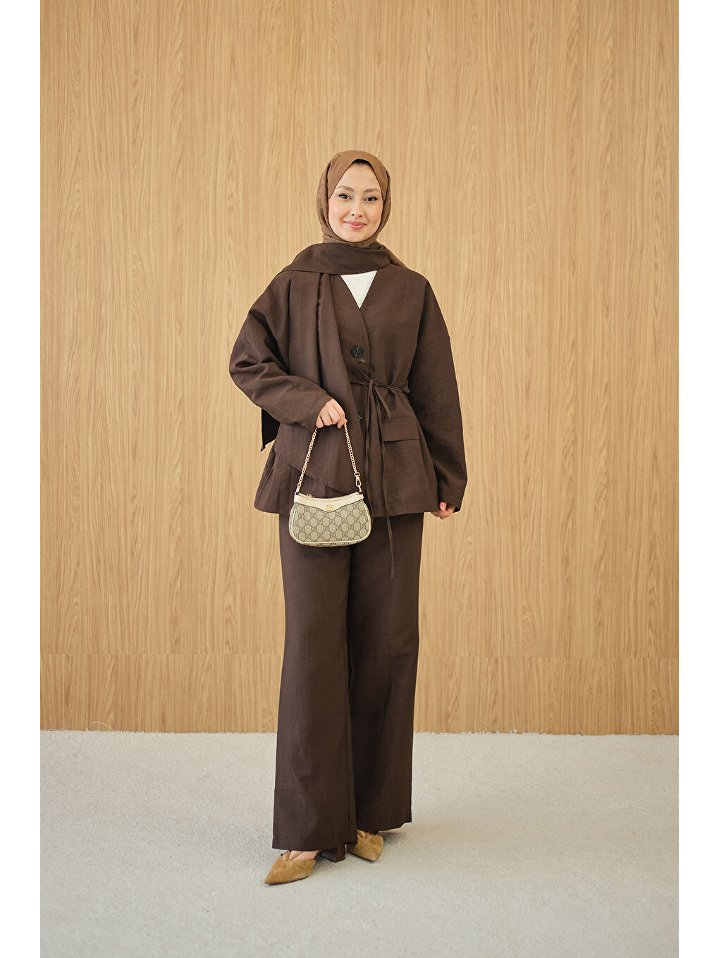 Kadın Gizli Düğme Detay V Yaka Takım Kahverengi-3