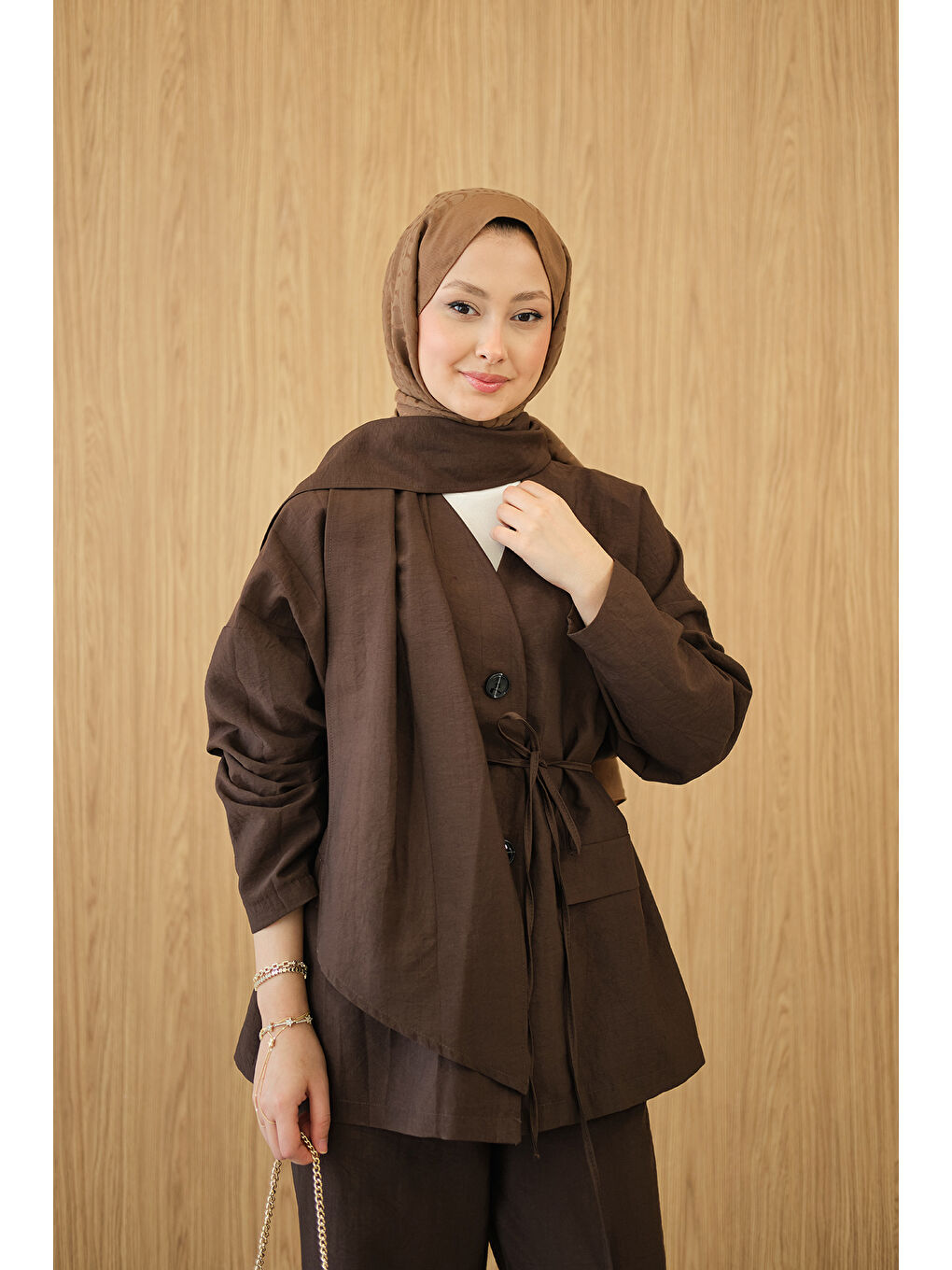 Kadın Gizli Düğme Detay V Yaka Takım Kahverengi-4
