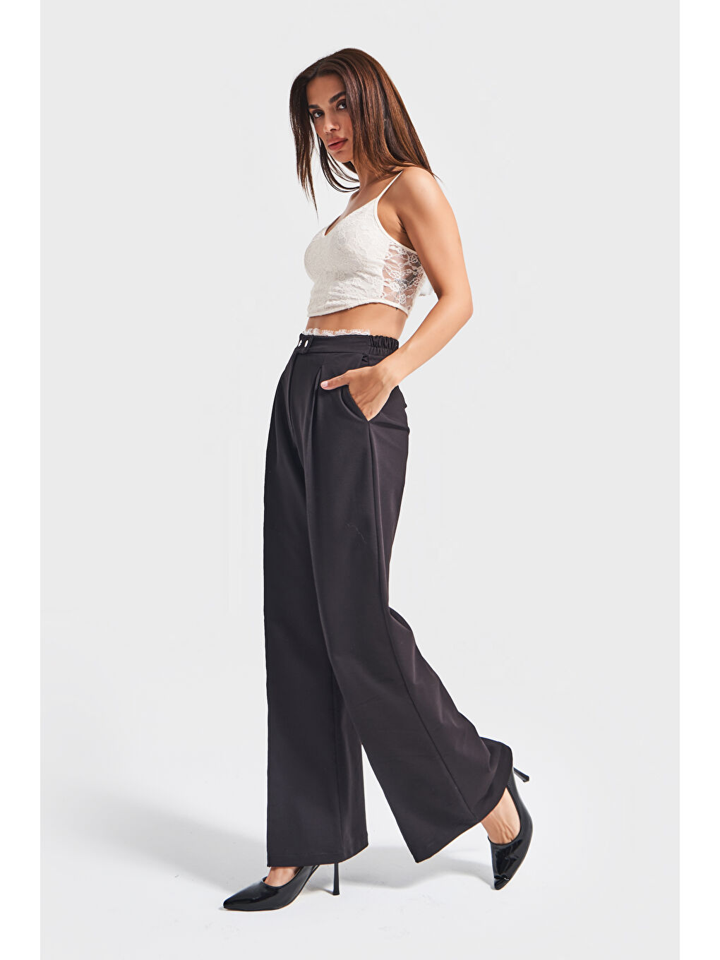 Kadın Siyah Renk w5-1 Palazzo Fit Esnek Kumaş Kemeri Dantel Detaylı Pantolon-1
