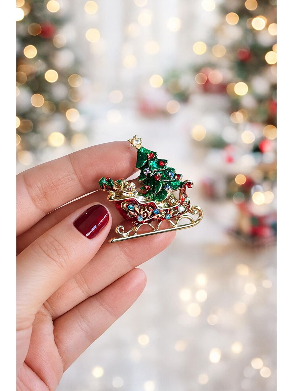 Sarı Yılbaşı Kızaklı Ağaç Yaka İğnesi Broş