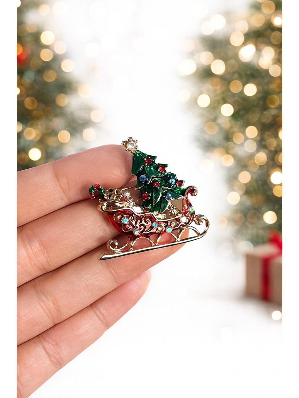 Sarı Yılbaşı Kızaklı Ağaç Yaka İğnesi Broş-1