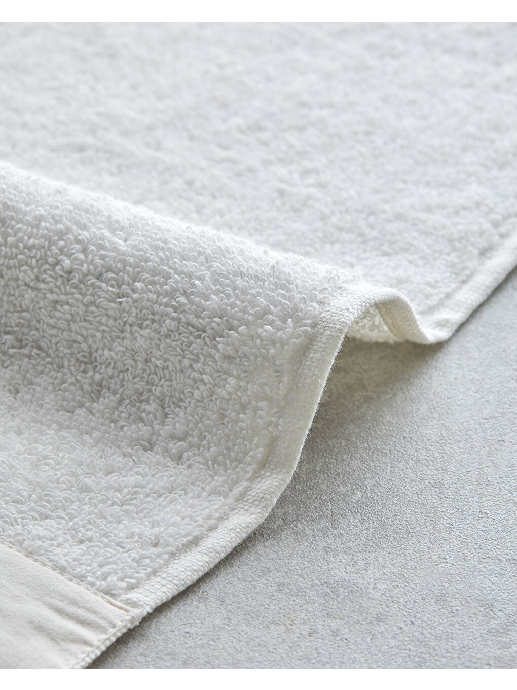 Lila Artistic Leafy Pamuklu Brodeli Yüz Havlusu 50x80 cm Ekru - Yeşil-1