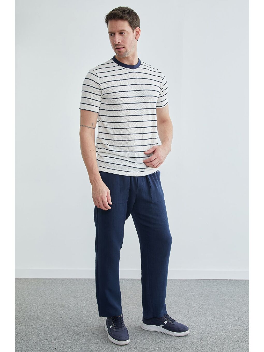 Lacivert Beli Lastikli Müslin Kumaş Pantolon-3