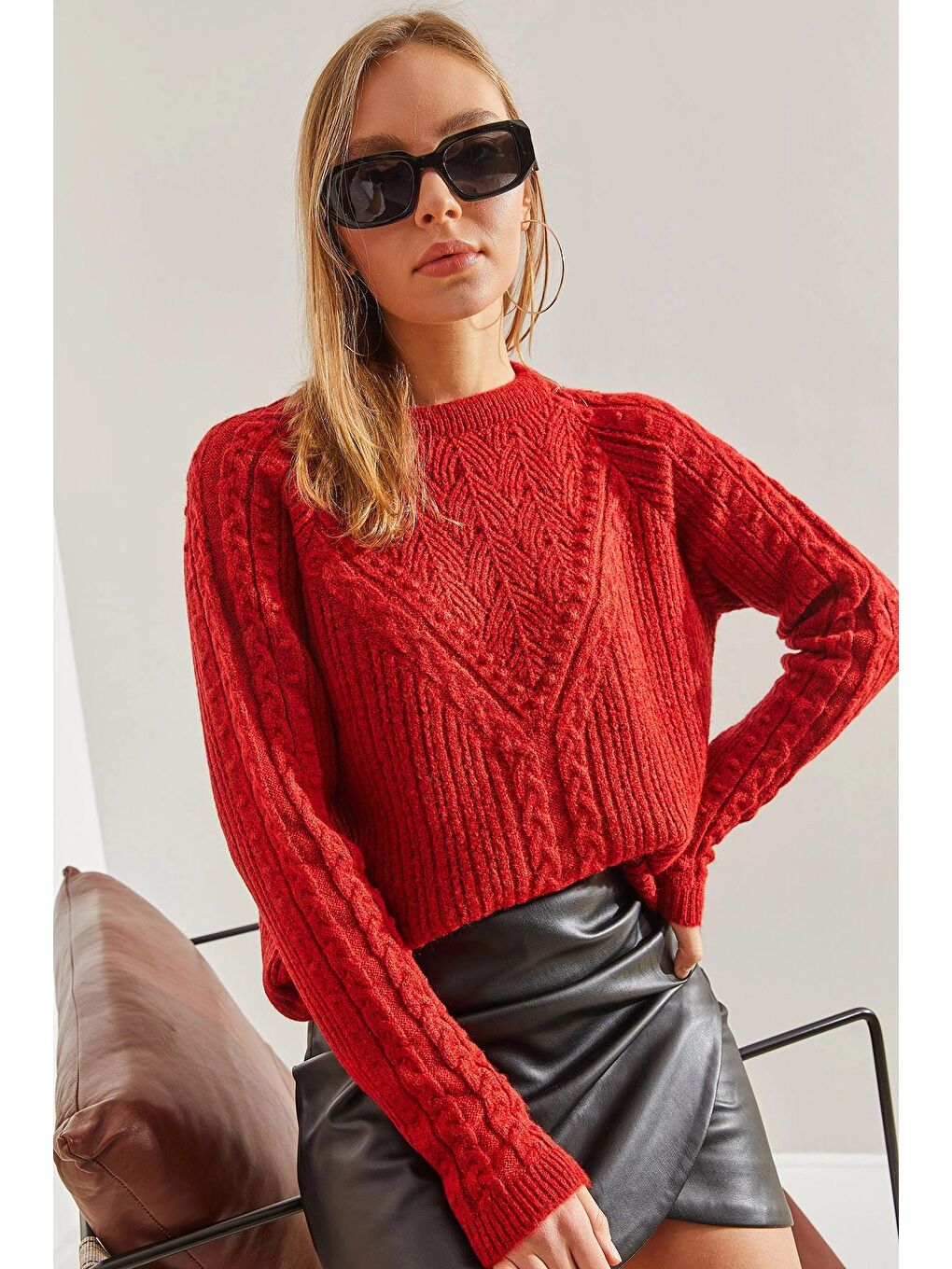 Kırmızı Kadın Desenli Triko Kazak