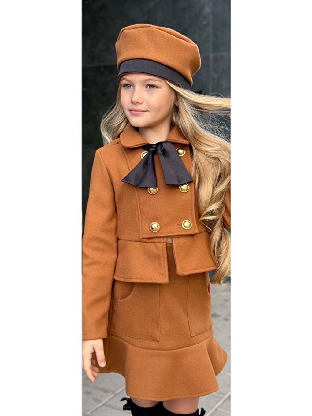 Kız Çocuk Asimetrik Kesim ve Düğme Detaylı Ceket Eteği Fırfır Detaylı Kahverengi Kaşe Etekli Takım-3
