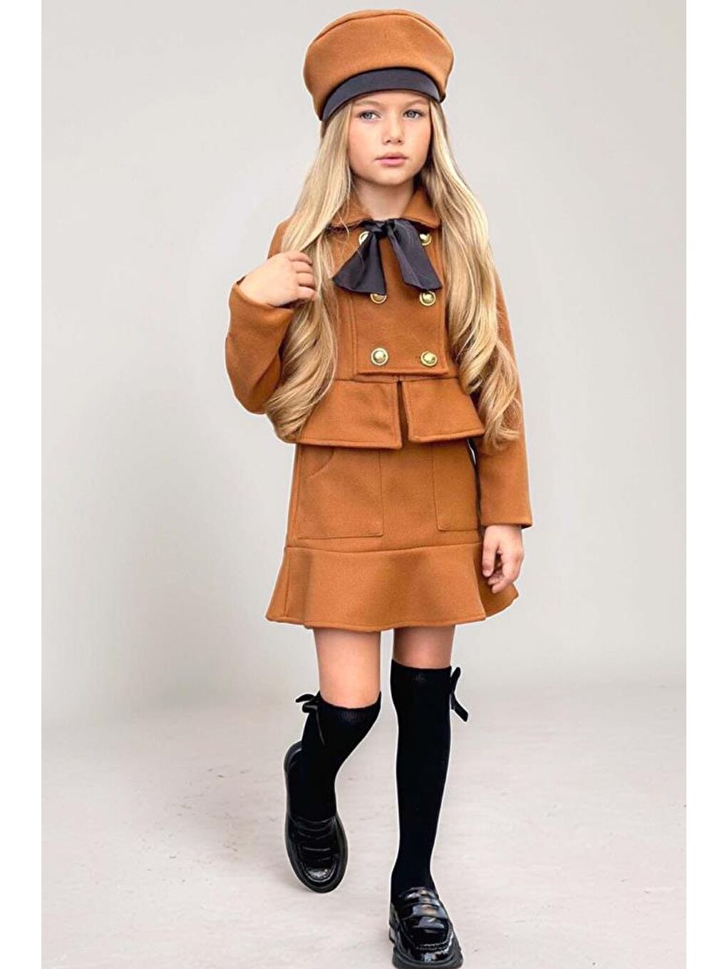 Kız Çocuk Asimetrik Kesim ve Düğme Detaylı Ceket Eteği Fırfır Detaylı Kahverengi Kaşe Etekli Takım-4
