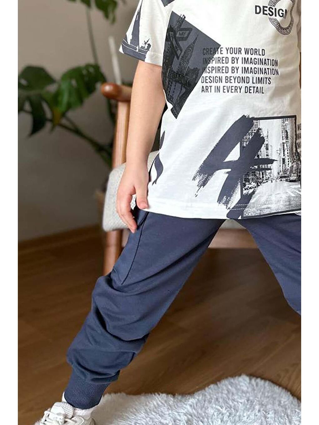 Erkek Çocuk Kargo Cepli ve Design Baskılı Siyah Eşofman Takım-1