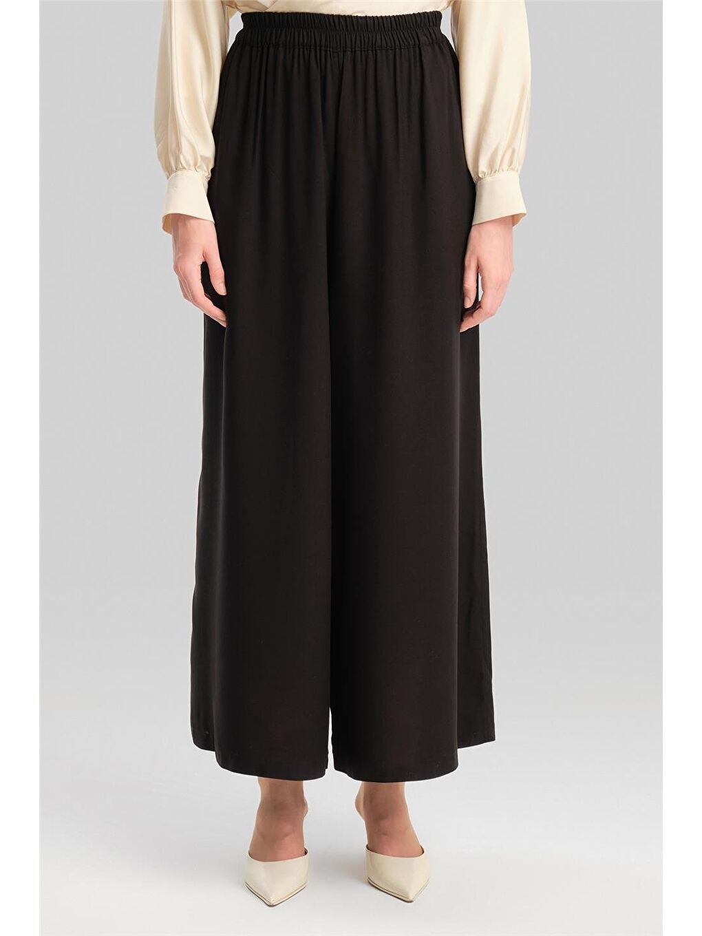 Beli Lastikli Basic Pantolon 24Y2614 Siyah-3