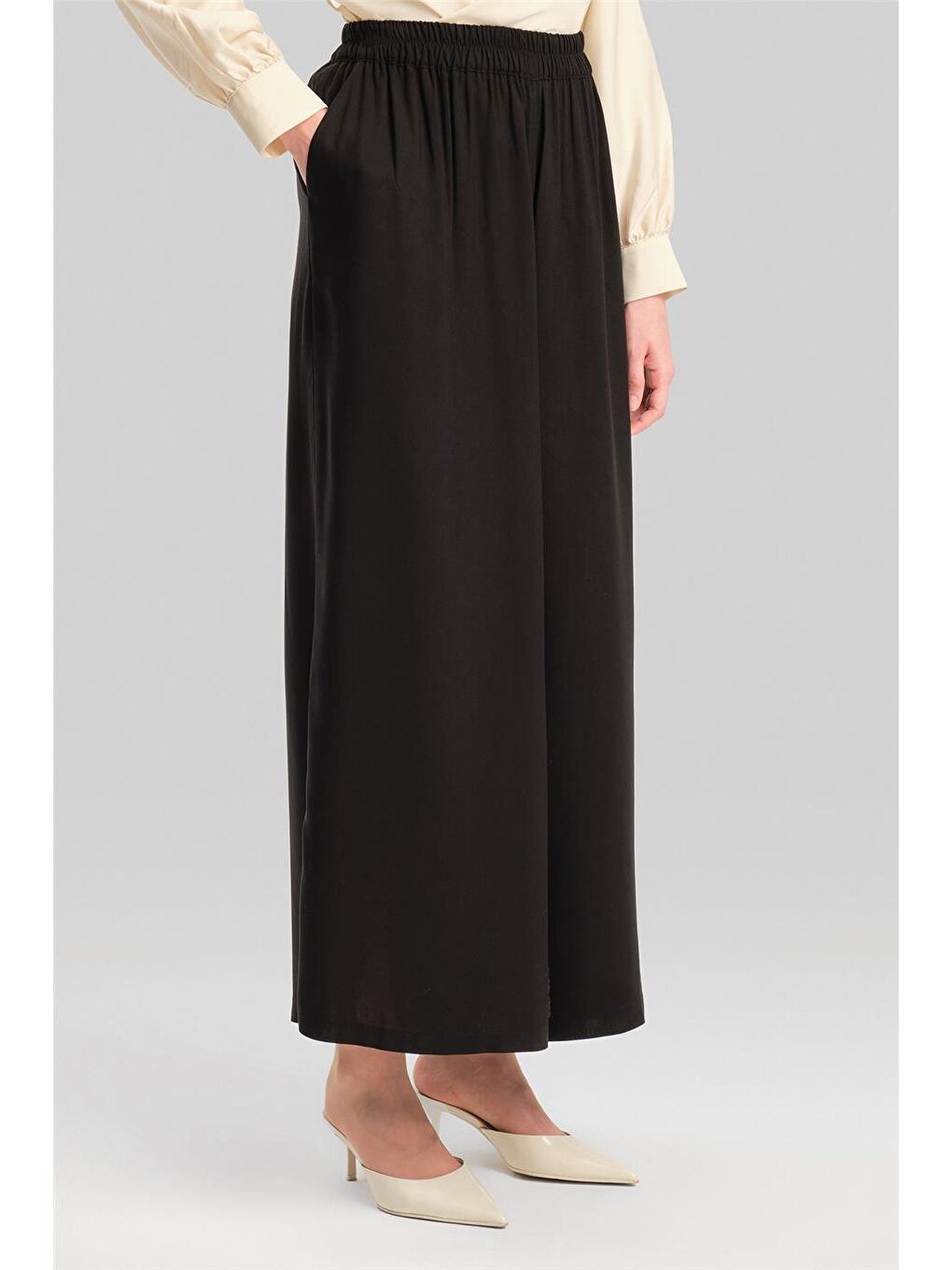 Beli Lastikli Basic Pantolon 24Y2614 Siyah-4