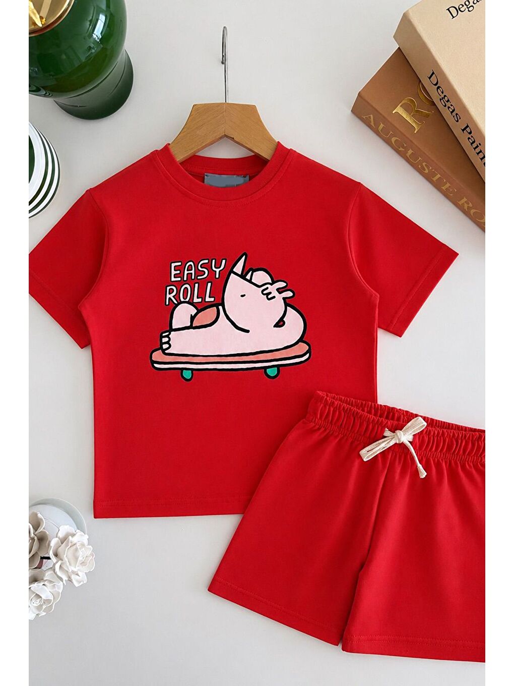 Erkek Çocuk Pamuklu Kırmızı Gergedan Baskılı T-Shirt Ve Şort Alt Üst Takım-1