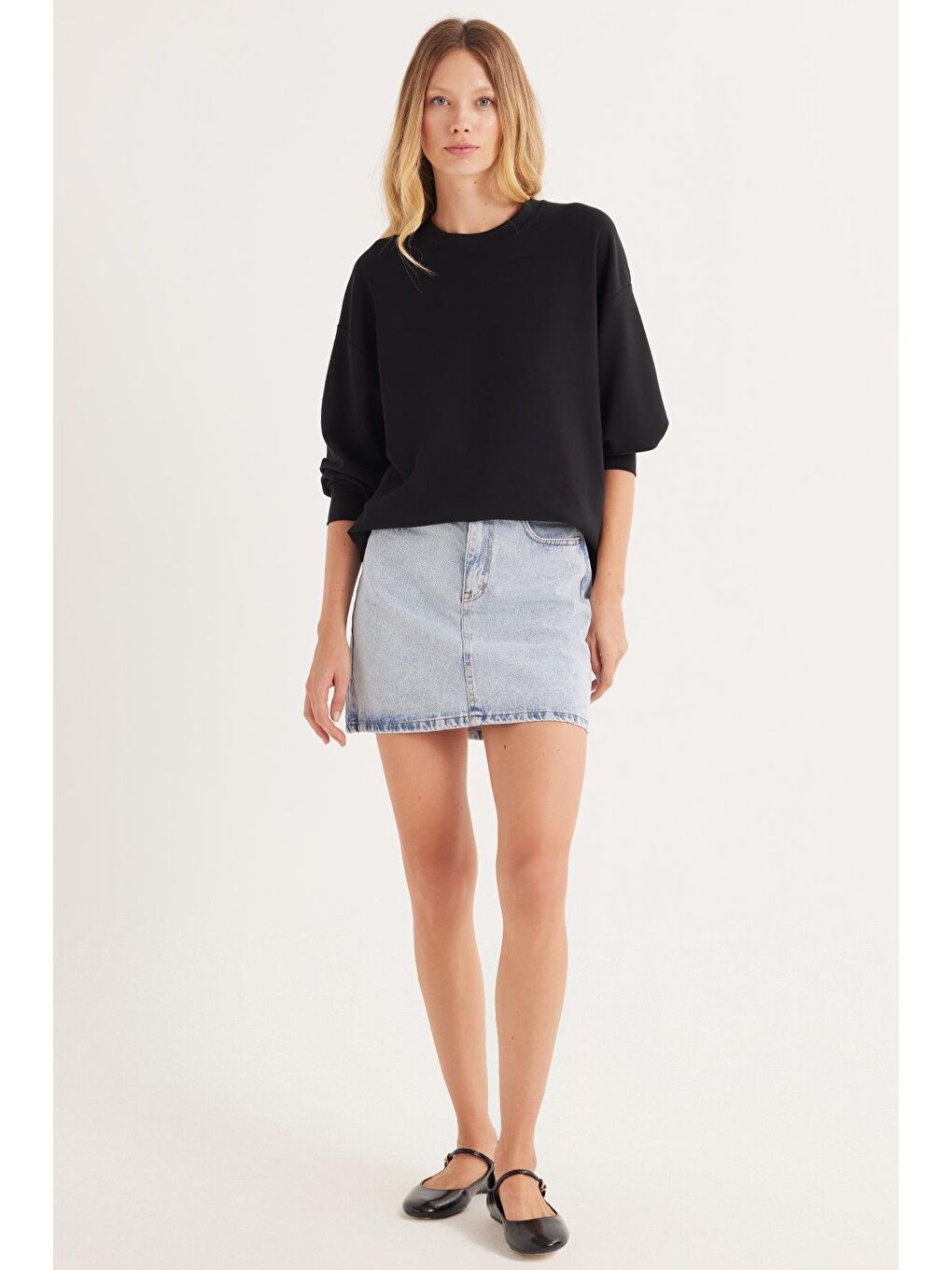 Kadın Relax Fit Rahat Kesim Bisiklet Yaka Siyah Sweatshirt-3