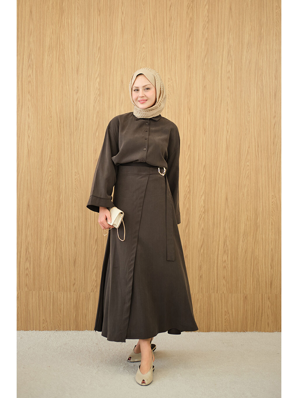 Kahverengi Kadın Gold Kemer Detay Gömlekli Takım Koyu Kahve