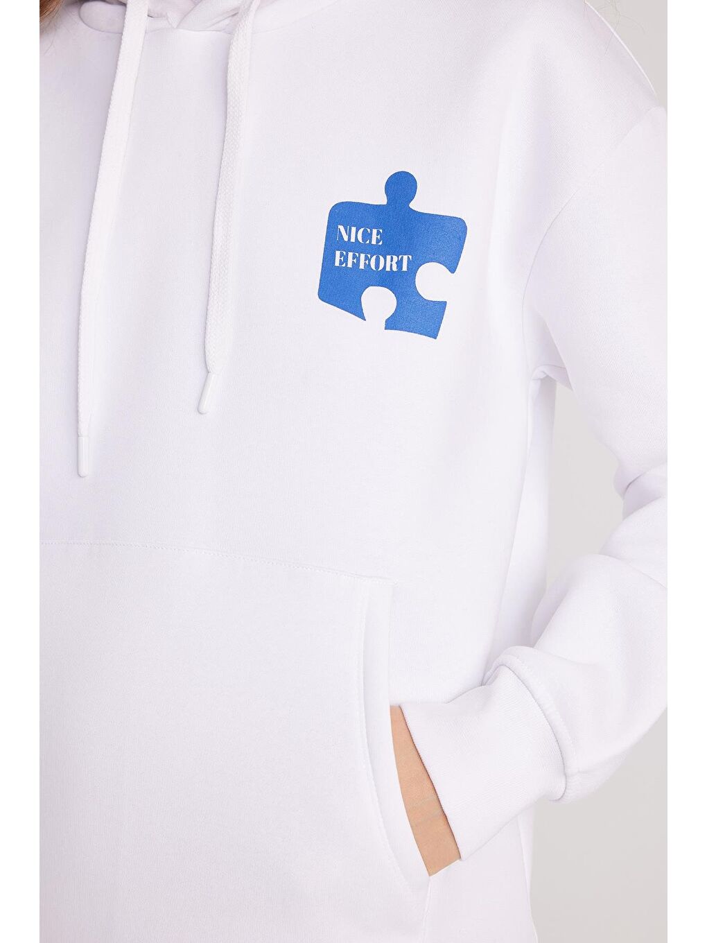 Kadın Oversize Geniş Kesim Pamuklu Yumuşak Dokulu İçi Polarlı Baskılı Beyaz Kapüşonlu Sweatshirt-2