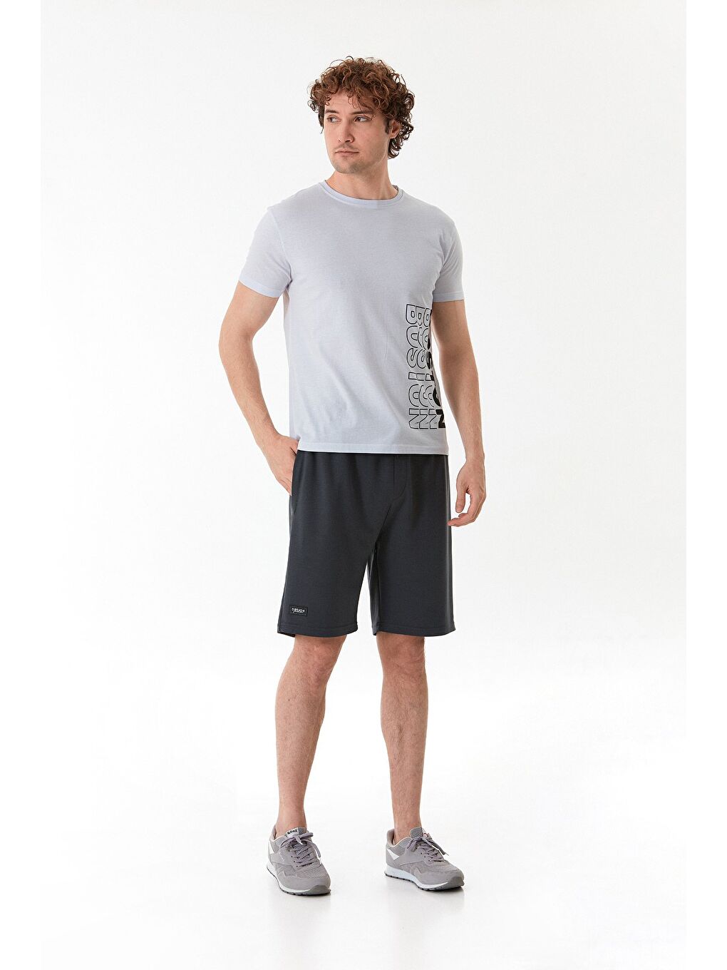 Gri Beli Lastikli Armalı Penye Şort-1