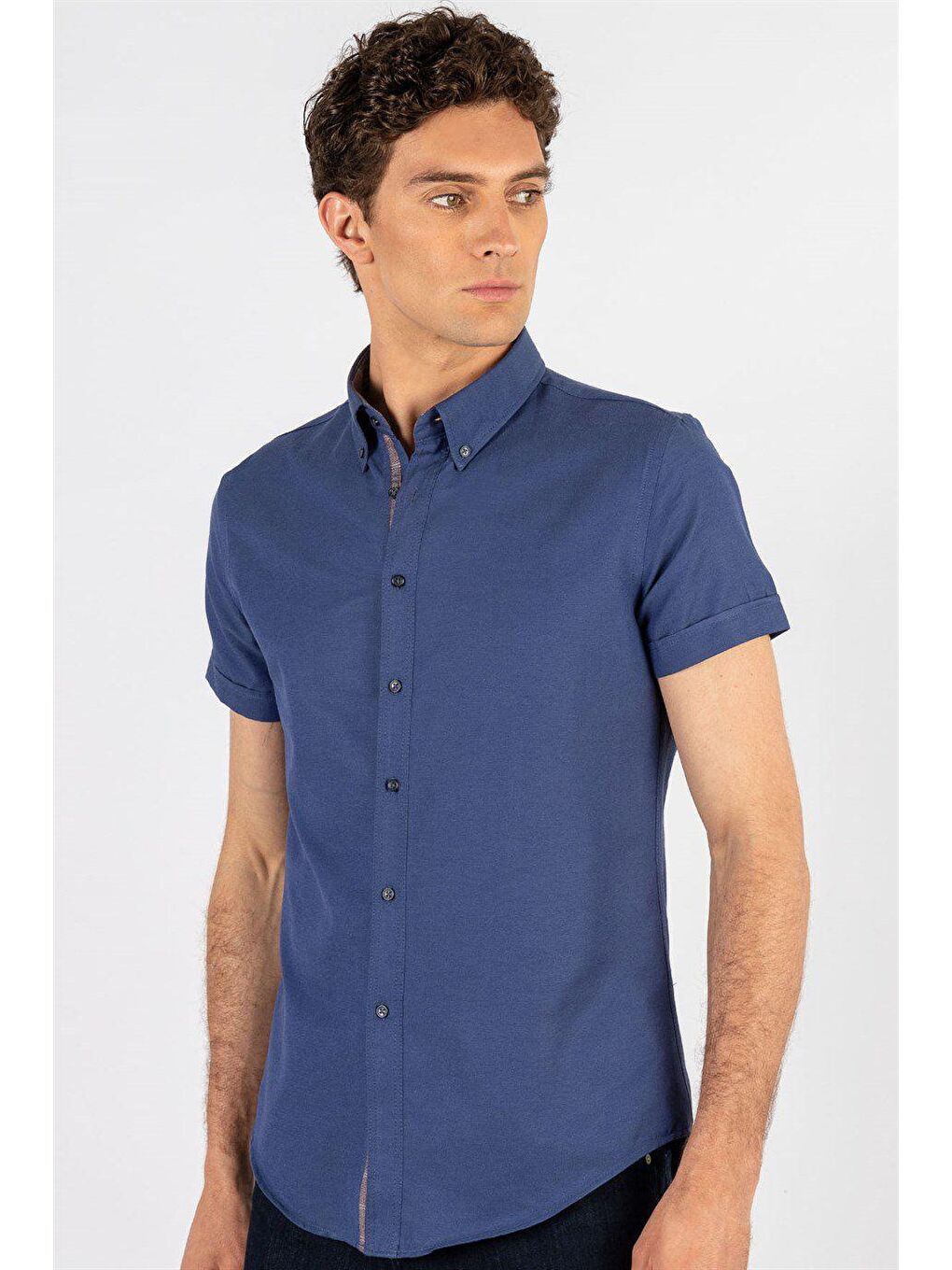Erkek Slim Fit Dar Kesim Kısa Kollu Pamuklu Oxford Doku İndigo Düğmeli Yaka Gömlek-1