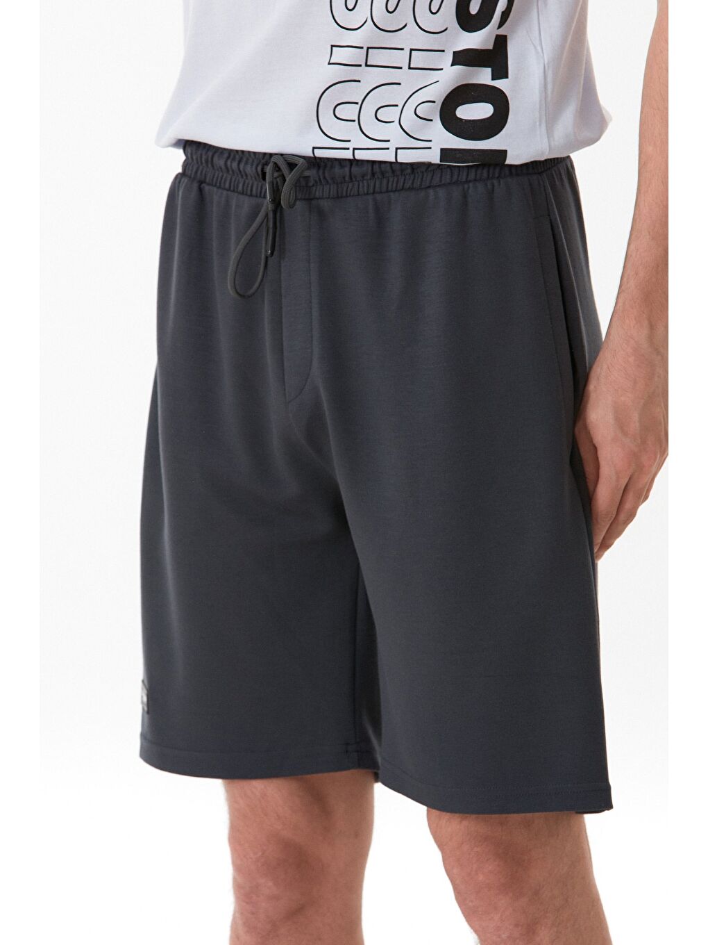 Gri Beli Lastikli Armalı Penye Şort-4