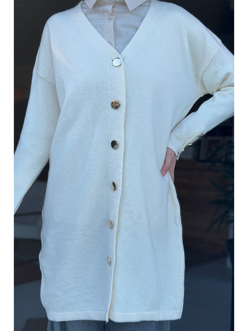 Bej Kadın Ön Düğmeli Salaş Triko Hırka-4