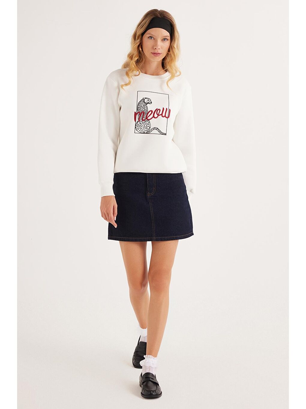 Kadın Regular Fit Klasik Kesim %100 Pamuk Baskılı Bisiklet Yaka Beyaz Sweatshirt-3