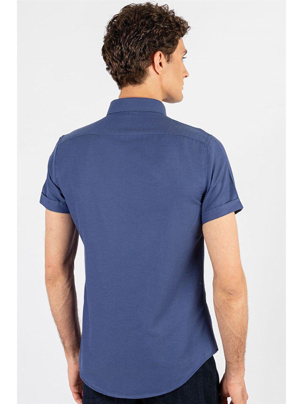 Erkek Slim Fit Dar Kesim Kısa Kollu Pamuklu Oxford Doku İndigo Düğmeli Yaka Gömlek-4