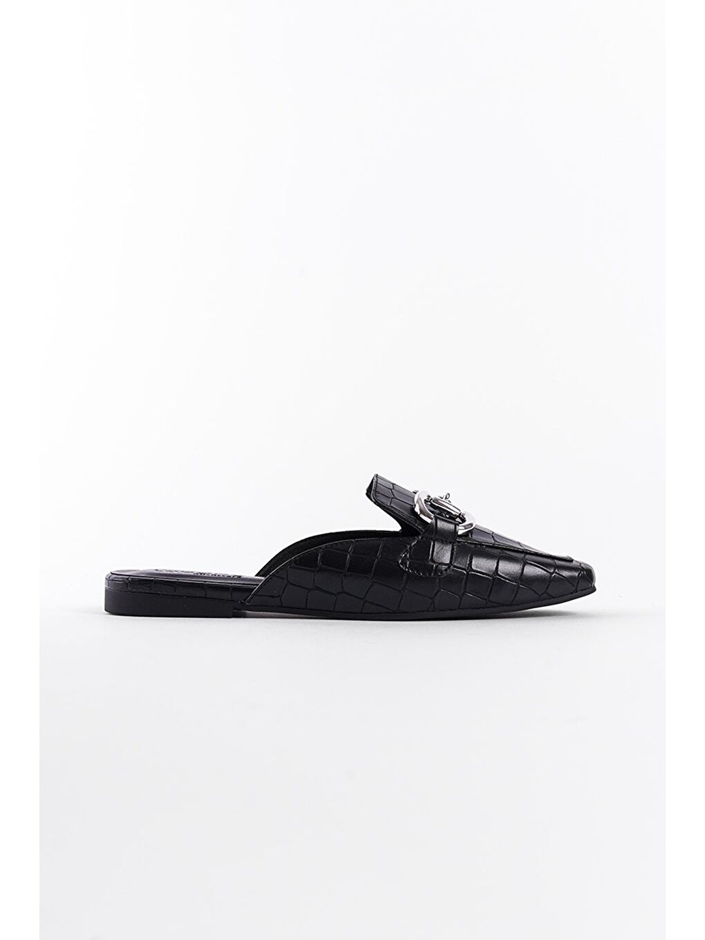 Siyah Küt Burunlu Metal Aksesuarlı Kroko Desenli Kadın Terlik-2