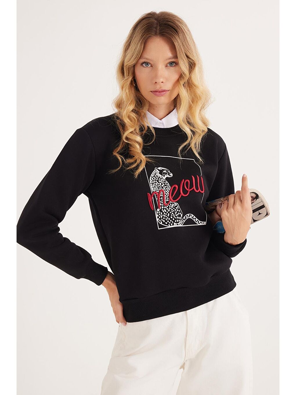 Kadın Regular Fit Klasik Kesim %100 Pamuk Baskılı Bisiklet Yaka Siyah Sweatshirt-1