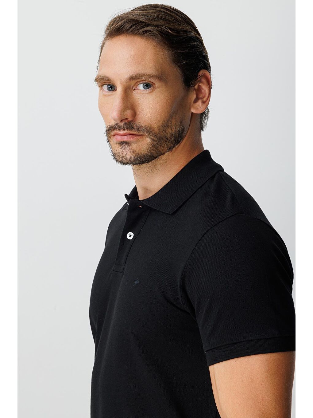 Siyah Modern Fit Dar Kalıp Polo Yaka Düz Kısa Kollu %100 Pamuk Tişört-3
