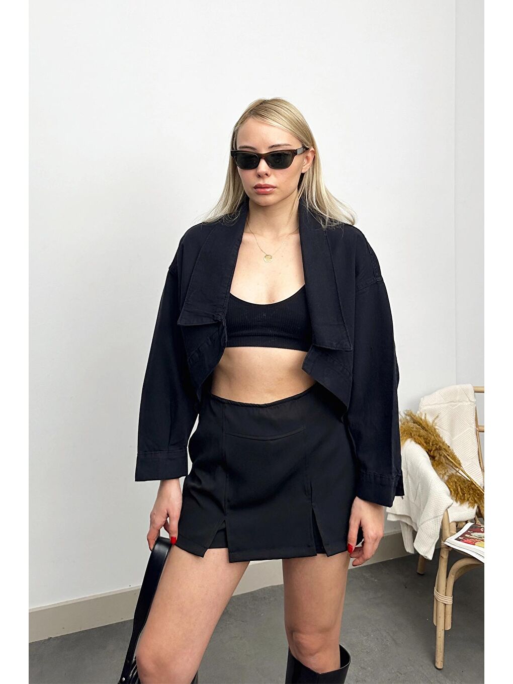 Siyah Oversize Oval Kesim Gömlek Yaka Crop Jean Ceket-2