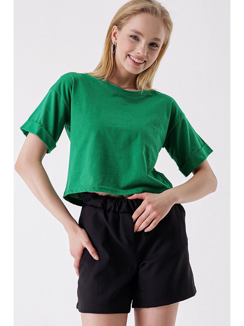 Yeşil Penye Kol Katlamalı Kısa T-SHİRT-1