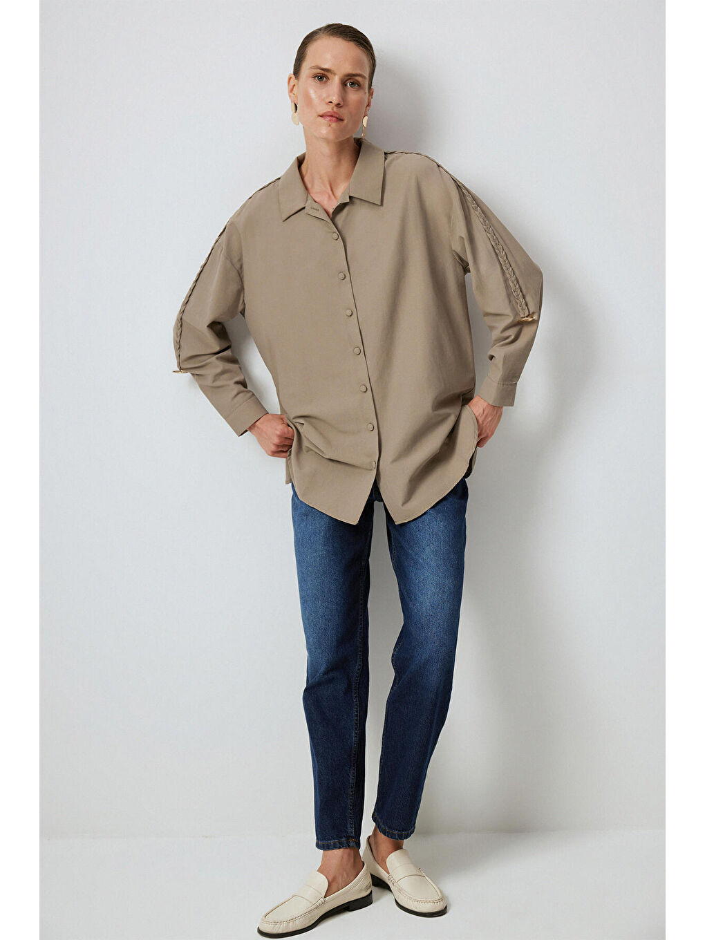 Bej Kolu Örgü İşlemeli Gömlek-1