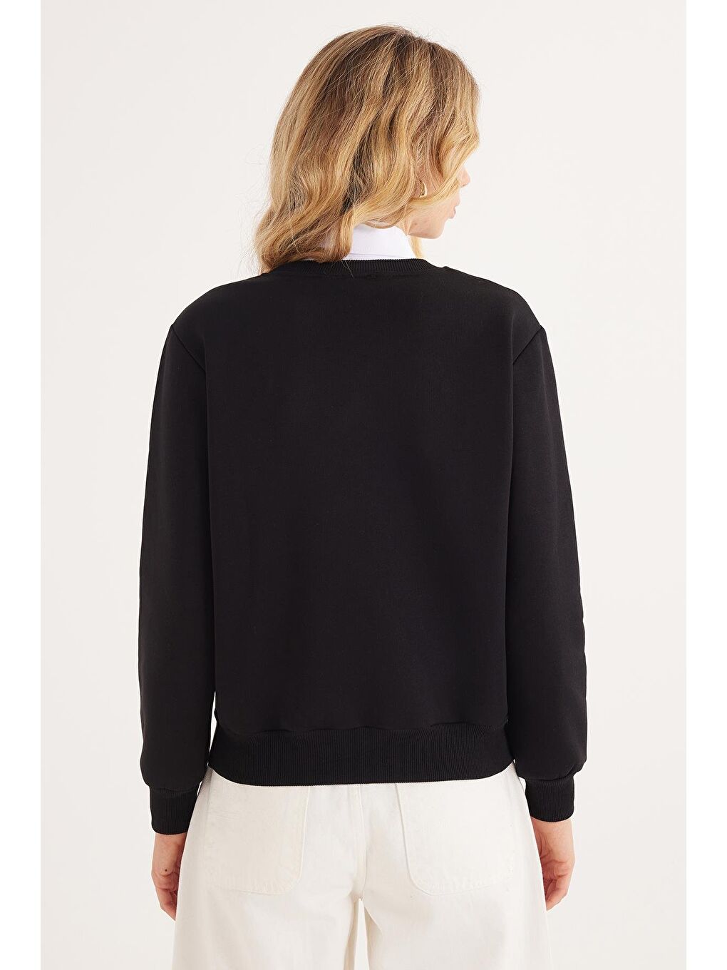 Kadın Regular Fit Klasik Kesim %100 Pamuk Baskılı Bisiklet Yaka Siyah Sweatshirt-6