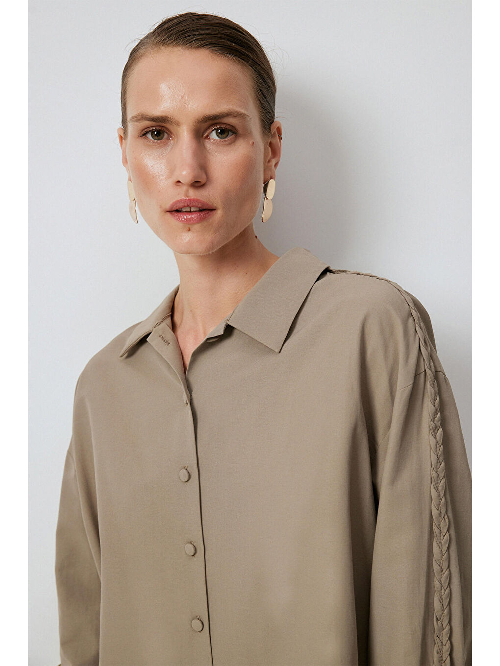 Bej Kolu Örgü İşlemeli Gömlek-3