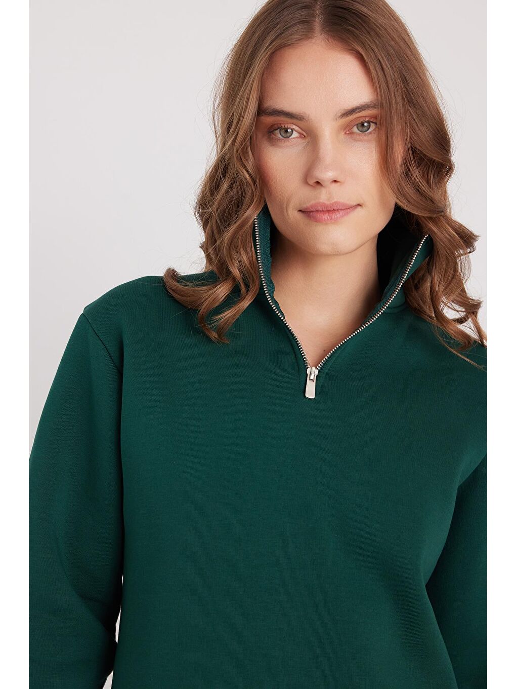 Kadın Relax Fit Rahat Kesim Pamuklu İçi Polarlı Yarım Fermuarlı Haki Dik Yaka Sweatshirt-1