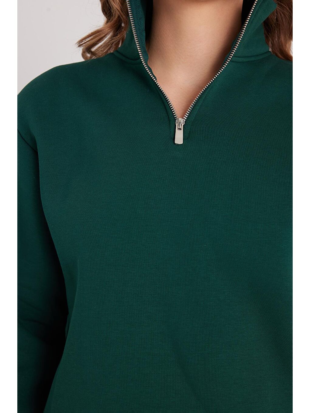 Kadın Relax Fit Rahat Kesim Pamuklu İçi Polarlı Yarım Fermuarlı Haki Dik Yaka Sweatshirt-2