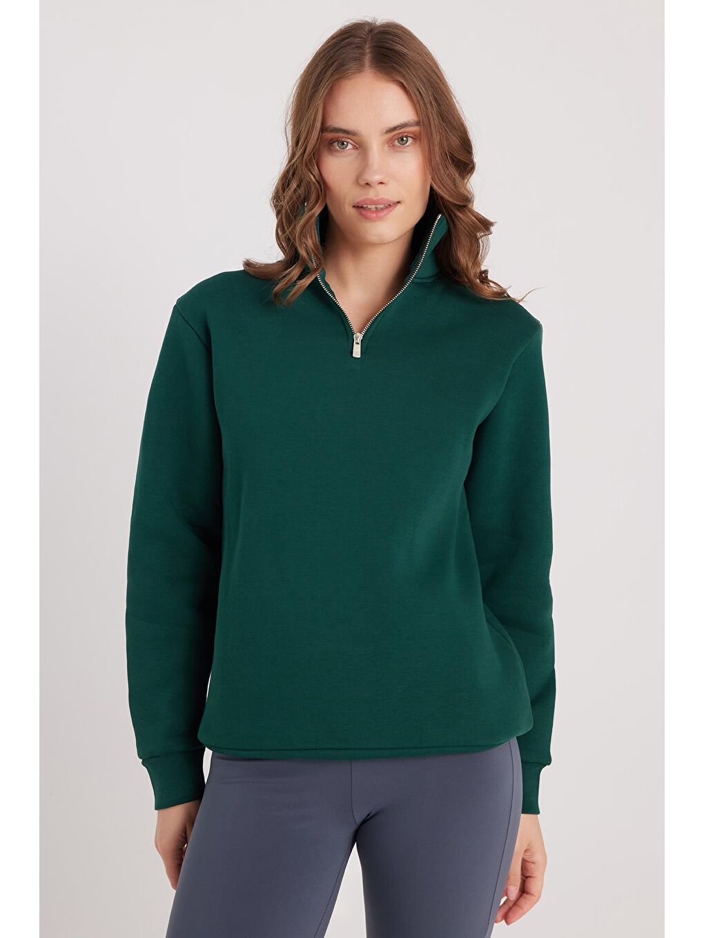 Kadın Relax Fit Rahat Kesim Pamuklu İçi Polarlı Yarım Fermuarlı Haki Dik Yaka Sweatshirt-3