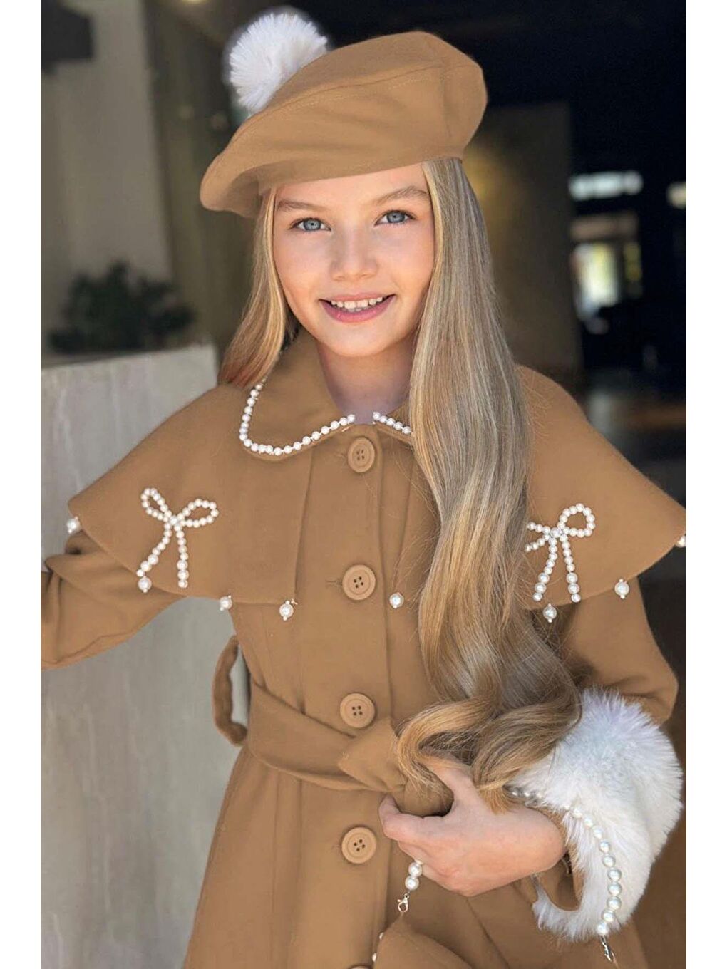 Kız Çocuk Boydan Yakası İnci Taş İşlemeli Şal Detaylı Kemerli Bej Kaşe-1