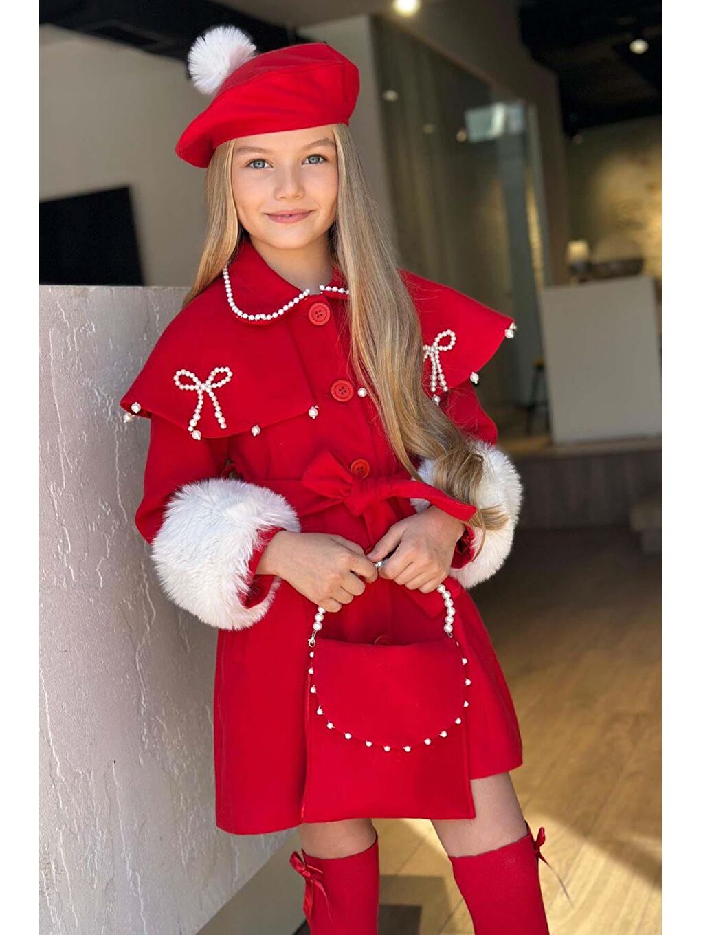 Kız Çocuk Boydan Yakası İnci Taş İşlemeli Şal Detaylı Kemerli Kırmızı Kaşe-1