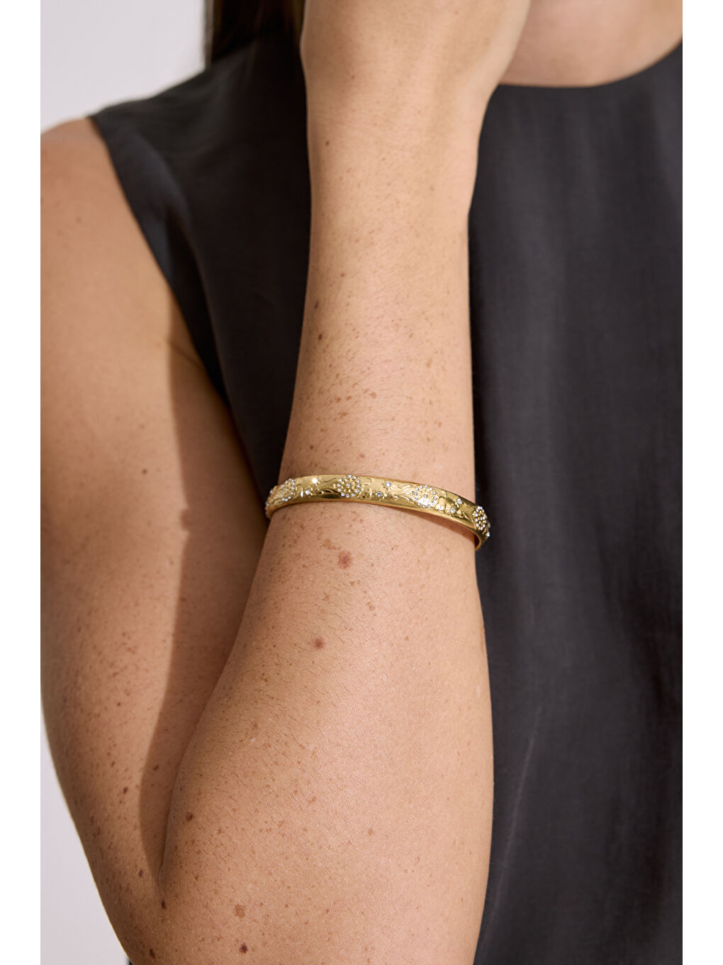 Sarı Mınımal Zirkonyum İşlemeli Kelepçe Gold-1