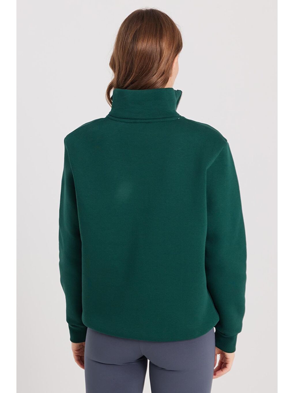 Kadın Relax Fit Rahat Kesim Pamuklu İçi Polarlı Yarım Fermuarlı Haki Dik Yaka Sweatshirt-6