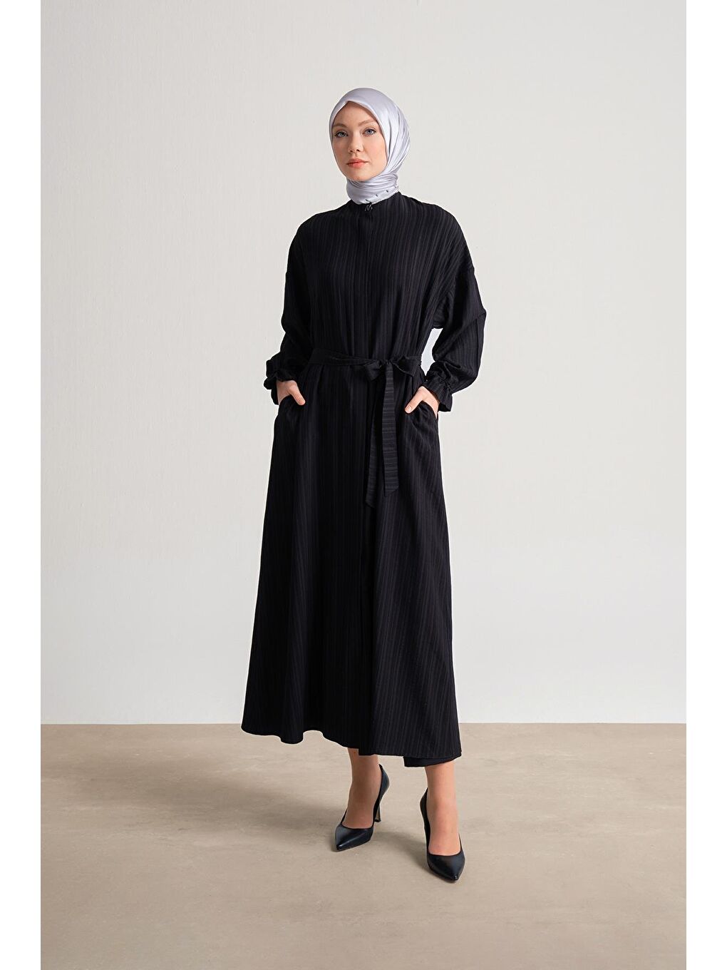 Kolu Daraltılabilen Dokulu Viskon Ferace 24Y8801 Siyah-1