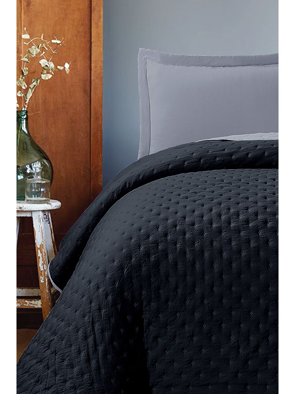 Kapitoneli Çift Taraflı Yatak Örtüsü – 240x260 cm Siyah