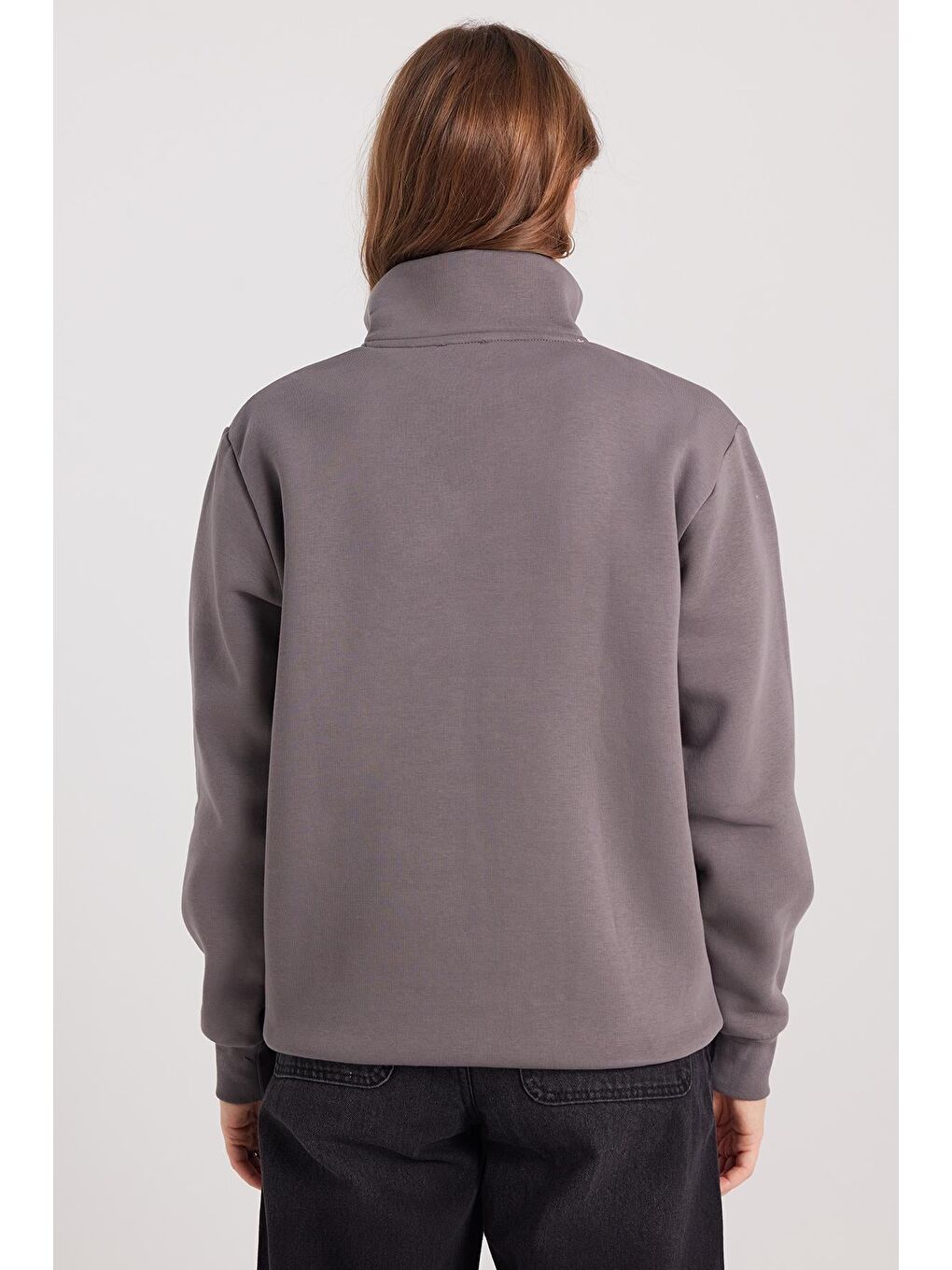 Kadın Relax Fit Rahat Kesim Pamuklu İçi Polarlı Yarım Fermuarlı Gri Dik Yaka Sweatshirt-6